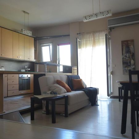 Modern Apartment, 5΄ Walk From Central Metro Station Ateny Zewnętrze zdjęcie