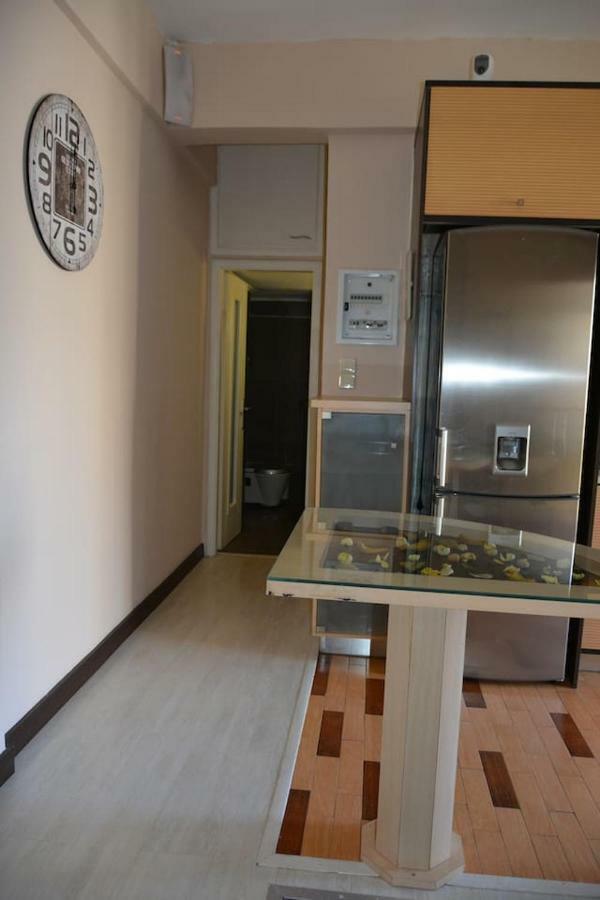 Modern Apartment, 5΄ Walk From Central Metro Station Ateny Zewnętrze zdjęcie