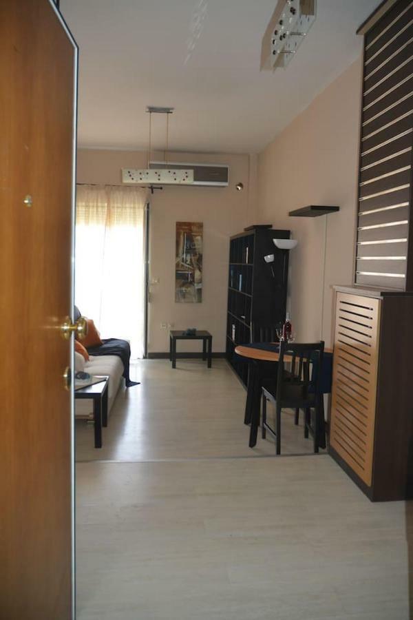 Modern Apartment, 5΄ Walk From Central Metro Station Ateny Zewnętrze zdjęcie